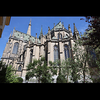 Linz, Maria-Empfngnis-Dom, Chorraum  und Querhaus von Sden