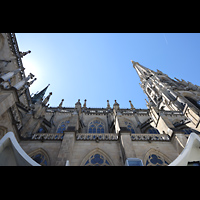 Linz, Maria-Empfngnis-Dom, Westliches Seitenschiff perspektivisch