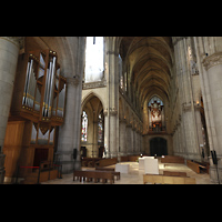 Linz, Maria-Empfngnis-Dom, Chororgel, Vierung mit neuem Altar und Blick zur Hauptorgel