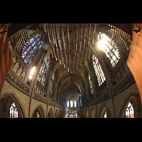 Linz, Maria-Empfngnis-Dom, Blick ber die Chamaden in den Dom