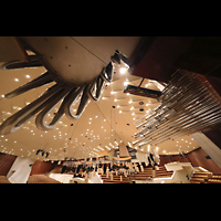 Berlin, Philharmonie, Blick ber die Chamaden und die Pfeifenfe des 32'-Prinzipals zur Decke