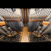 Berlin, St. Hedwigs-Kathedrale, Pfeifen im Hauptwerk: vorne Trompeten 16-8-4, oben Kornett hochgeb�nkt