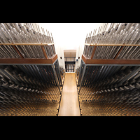 Berlin, St. Hedwigs-Kathedrale, Pfeifen im Hauptwerk: vorne Mixturen u. Aliquote, oben Kornett hochgeb�nkt