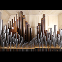 Berlin, St. Hedwigs-Kathedrale, Hochgeb�nkte Aliquote, dahinter Labialpfeifen der Grundstimmen im SW