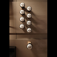 Hamburg, Hauptkirche St. Nikolai, Rechte Registerstaffel am Spieltisch der Taufkapelle