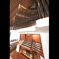 Hamburg, Hauptkirche St. Nikolai, Spieltisch mit Orgel seitlich