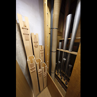 Rheine, St. Dionysius, Becher der Posaune 16' und Pfeifen im Kleinpedal; vorne: Schalmei