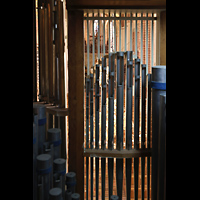 Schleswig, Dom St. Petri, Blick durch die Prospektpfeifen des R�ckpositivs in dem Dom