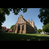 Gransee, Stadtkirche St. Marien, Auenansicht mit Klosterplatz