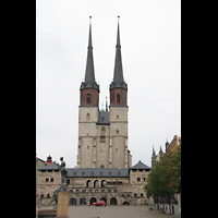 Halle (Saale), Marktkirche Unserer Lieben Frauen, Hallmarkt mit Trmen der Marktkirche