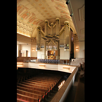 Dsseldorf, Auferstehungskirche, Blick von der Seitenempore zur Orgel