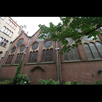 Berlin, Heilig-Kreuz-Kirche, Seitenansicht