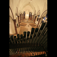 Berlin, Heilig-Kreuz-Kirche, Blick ber die Prospektpfeifen in die Kirche