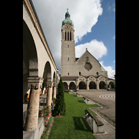 Sankt Gallen (St. Gallen), St. Maria Neudorf, Sulengang und Fassade