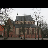 Norden, St. Ludgeri, Auenansicht und Marktplatz