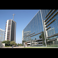 Garden Grove, Christ Cathedral (''Crystal Cathedral''), Glasfassade mit Glockenturm