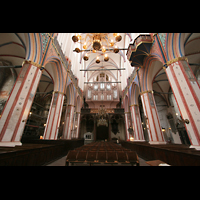 Stralsund, St. Nikolai, Innenraum / Hauptschiff in Richtung Orgel