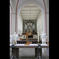 Bremen, St. Stephani, Blick ber den Altar zur Orgel