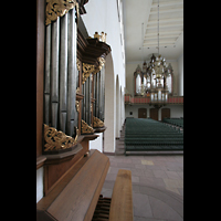 Bremen, St. Ansgarii, Blick von der Chororgel zur Hauptorgel