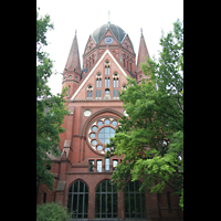 Berlin, Heilig-Kreuz-Kirche (Kirche zum Heiligen Kreuz), Ansicht von der Seite