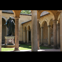 Potsdam, Friedenskirche am Park Sanssouci, Atrium mit Christusstatue