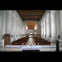 Mnchen (Munich), St. Franziskus, Innenraum / Hauptschiff in Richtung Orgel