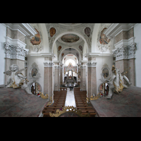 Fssen, Basilika St. Mang, Blick ber das Rckpositiv der Hauptorgel in die Basilika