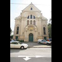 Linz, Familienkirche, Fassade