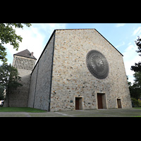 Dlmen, Heilig-Kreuz-Kirche, Auenansicht mit Fensterrosette