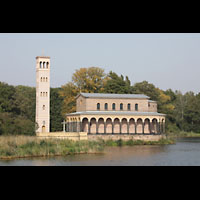 Potsdam, Heilandskirche, Seitenansicht von der Havel