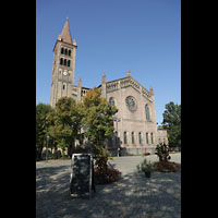 Potsdam, Propsteikirche St. Peter und Paul, Auenansicht vom Bassinplatz aus