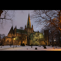 Trondheim, Nidarosdomen, Auenansicht in der Morgendmmerung