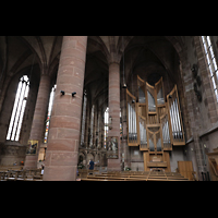 Nrnberg (Nuremberg), Frauenkirche am Hauptmarkt, Orgel und Innenraum