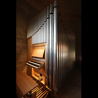 Berlin, Kapelle der Vershnung, Orgel mit Spieltisch