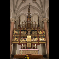 Berlin, Ss. Corpus Christi Kirche, Nuegotischer Hochaltar