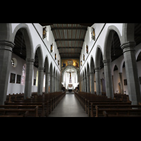 Ravensburg, Kath. Stadtkirche Liebfrauenkirche, Innenraum in Richtung Chor