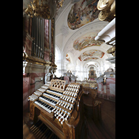 Weingarten, Basilika  St. Martin, Blick ber den Spieltisch in die Basilika