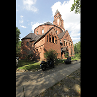 Berlin, St. Marien Unbefleckte Empfngnis, Auenansicht mit Turm vom Bergheimer Platz (Sdwestseite) aus