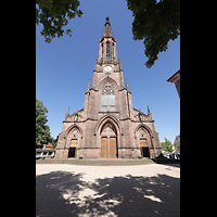 Bhl, Stadtpfarrkirche Mnster St. Peter und Paul, Fasssade mit Turm