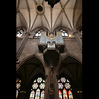 Freiburg, Mnster Unserer Lieben Frau, Langhausorgel und Seitenwand mit bunten Glasfenstern