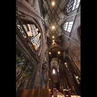 Freiburg, Mnster Unserer Lieben Frau, Blick entlang der Chororgel ins Chorgewlbe und zur Michaelsorgel