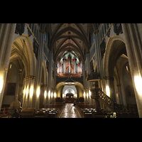 Fribourg (Freiburg), Cathdrale Saint-Nicolas, Innenraum in Richtung Hauptorgel