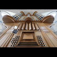 Frauenfeld, Kath. Stadtkirche St. Nikolaus, Orgel mit Spieltisch perspektivisch