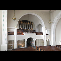 Dresden, Christuskirche, Blick von der seitlichen Chorempore zur Orgelempore