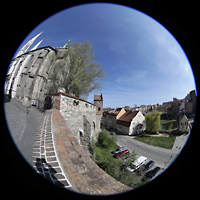 Grlitz, St. Peter und Paul (Sonnenorgel), Blick von der Stadtmauer auf die Kirche und die Neie; rechts die polnische Seite