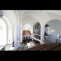 Dsseldorf, Johanneskirche, Blick von der Seitenempore in die Kirche