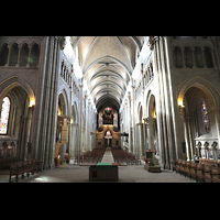 Lausanne, Cathdrale, Innenraum in Richtung Orgel