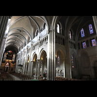 Lausanne, Cathdrale, Blick von der Vierung zur Orgel und ins nrdliche Querhaus