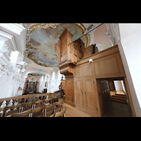 Arlesheim, Dom, Seitlicher Blick auf die Orgel mit Pfeifen des echowerks hinter dem Gehuse