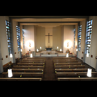 Berlin, St. Konrad, Blick von der Orgelempore in die Kirche